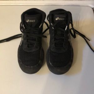 Wrestling shoes